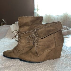 Fioni lace up ankle bootie.